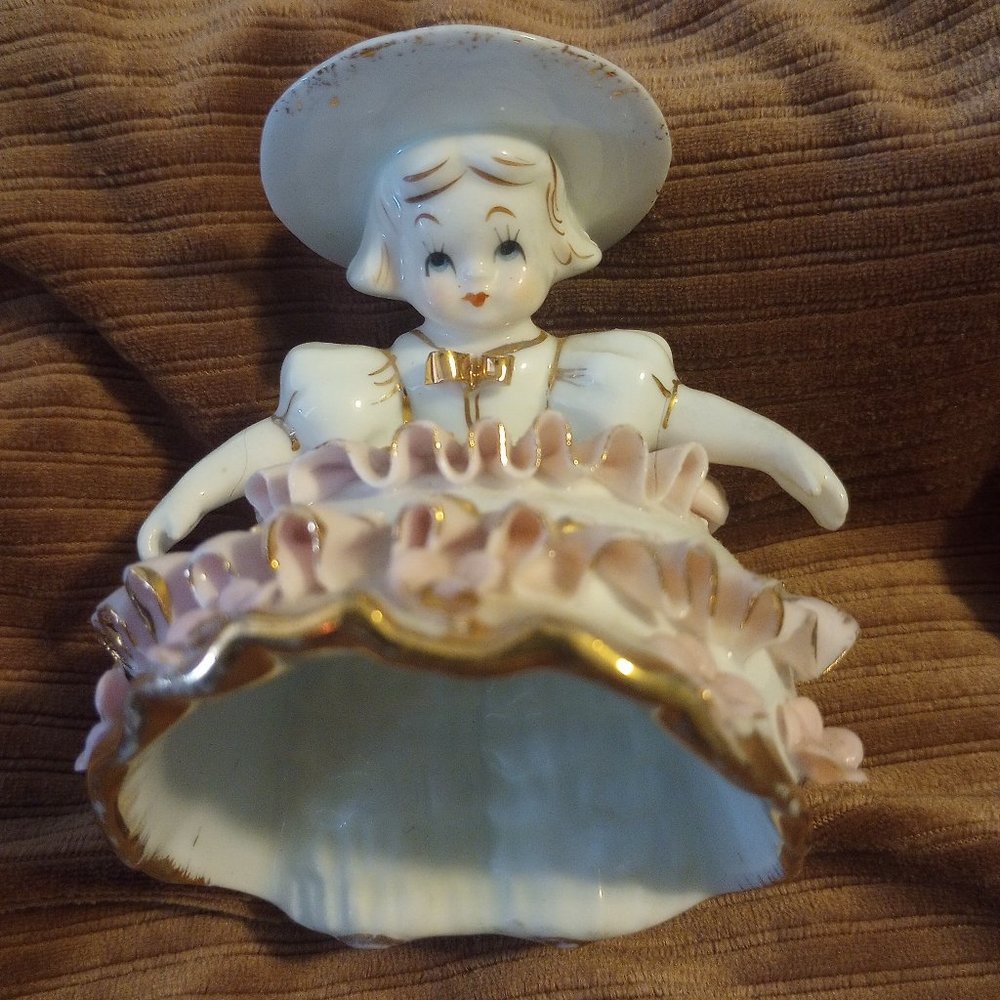 Ceramic figurine